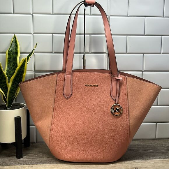 6041 Michael Kors Large Pink Tote - Picture 1 of 7